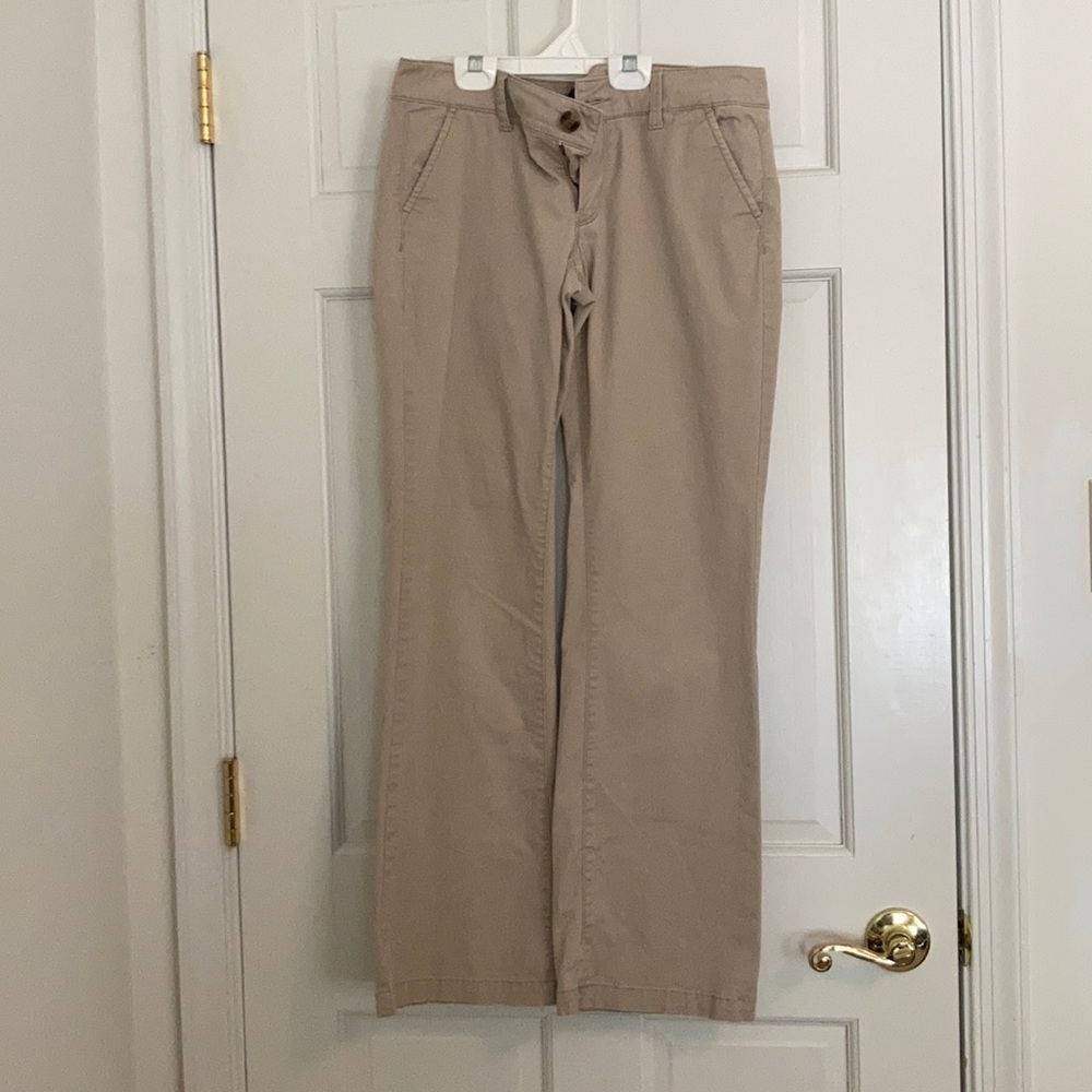 American Eagle Kick Boot Khakis Size 6